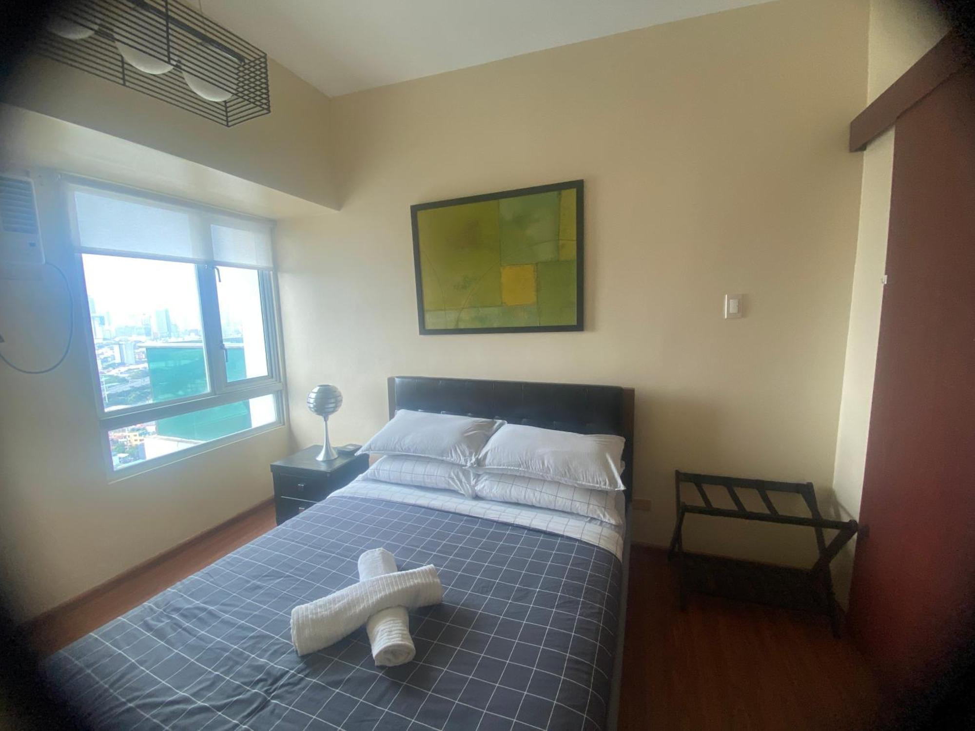 Apartment 1bdrm At Makati W Balcony View Of Mnla Bay Manila